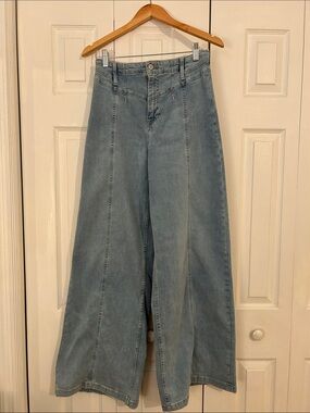 NWOT We The Free Wide Leg High-Rise Women’s Jeans in Light Blue Denim sz 28
